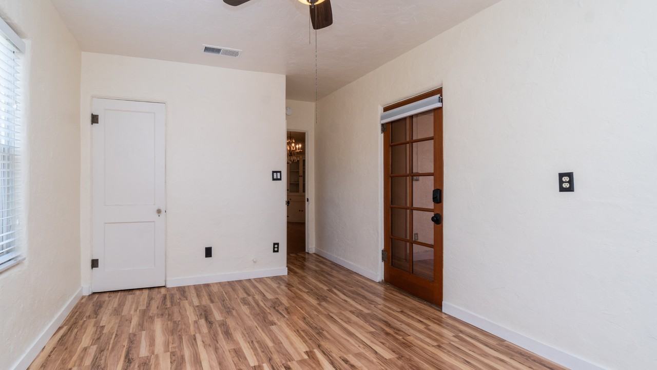 1525 E Diamond St #NA - Photo 3 of 29