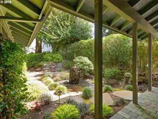 2883 Sw Champlain Dr #NA - Photo 2 of 10