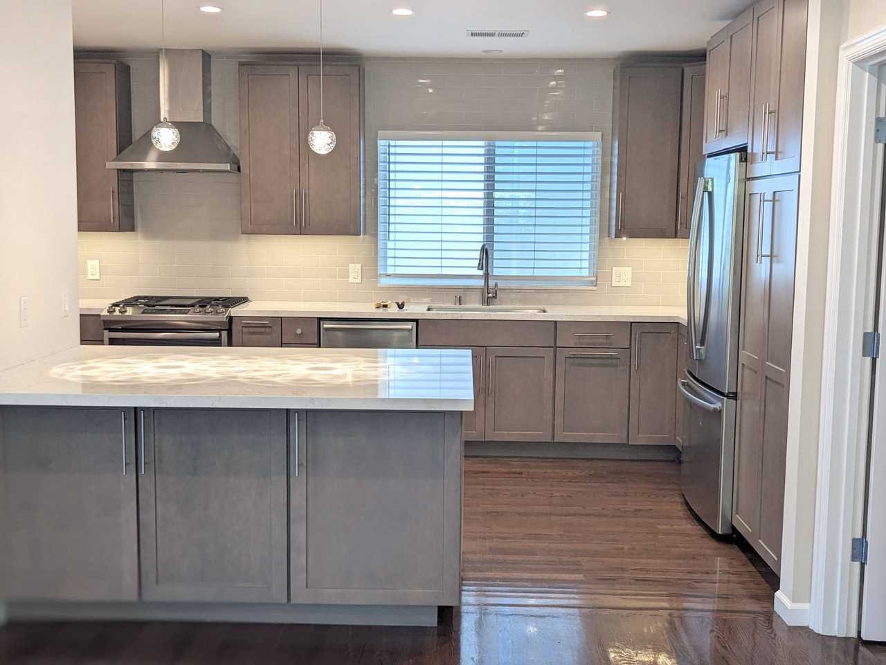 1223 Howard Ave - Photo 2 of 20