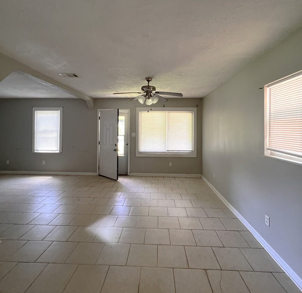 1112 Westwood Dr #NA - Photo 4 of 12