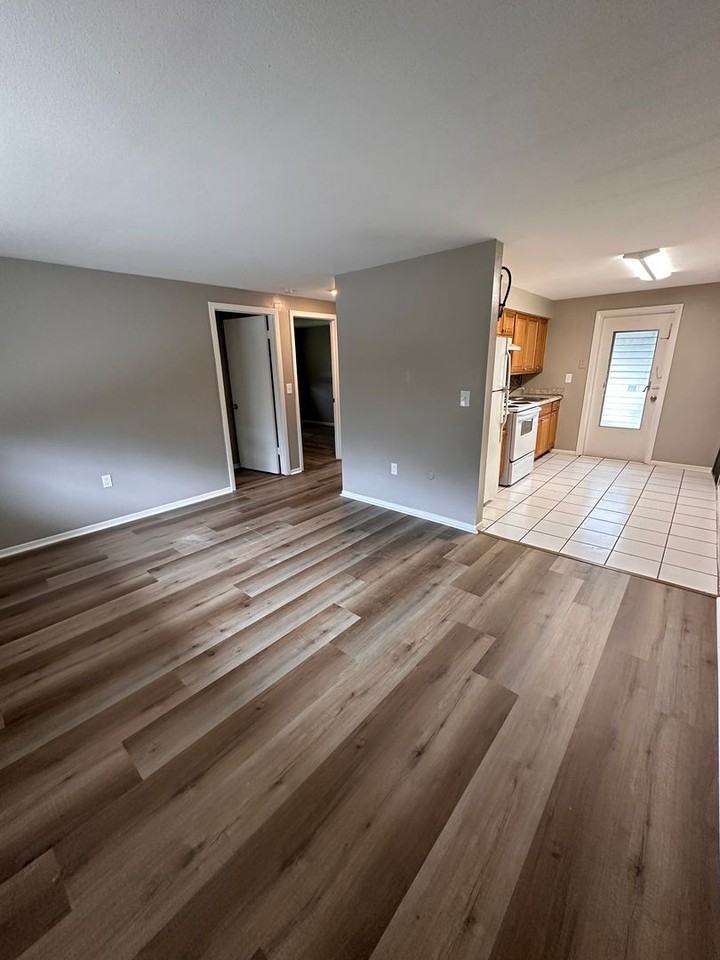 1207 11th Ave W - Photo 6 of 16