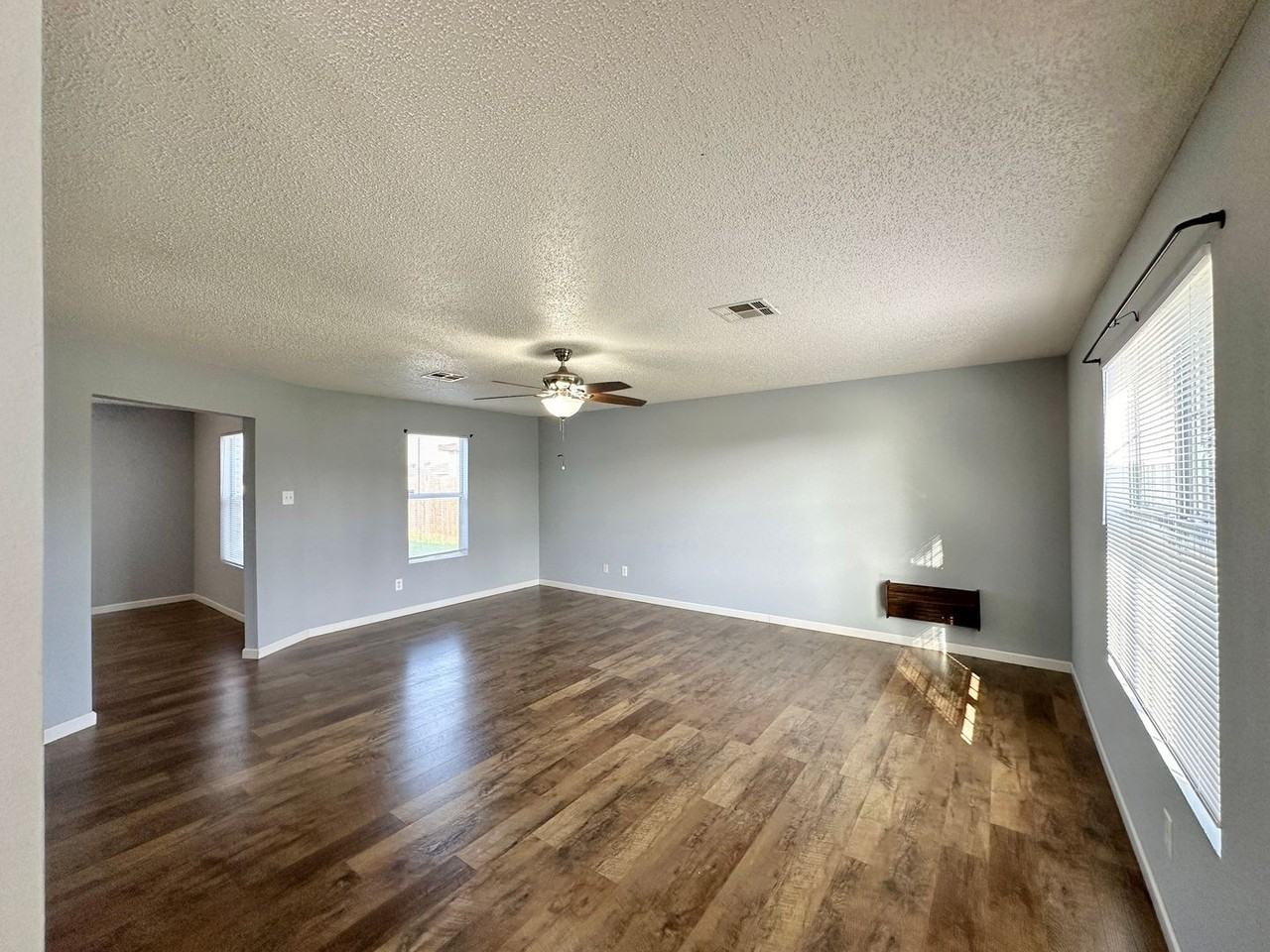 4310 Matt Dr - Photo 2 of 31