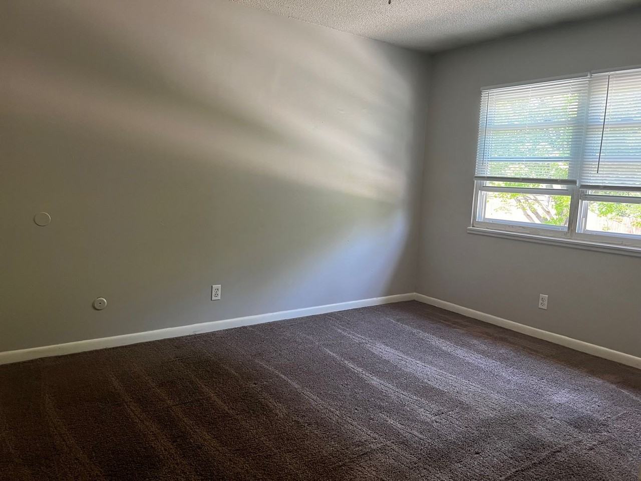 Woodland Apartments - Photo 2 of 4