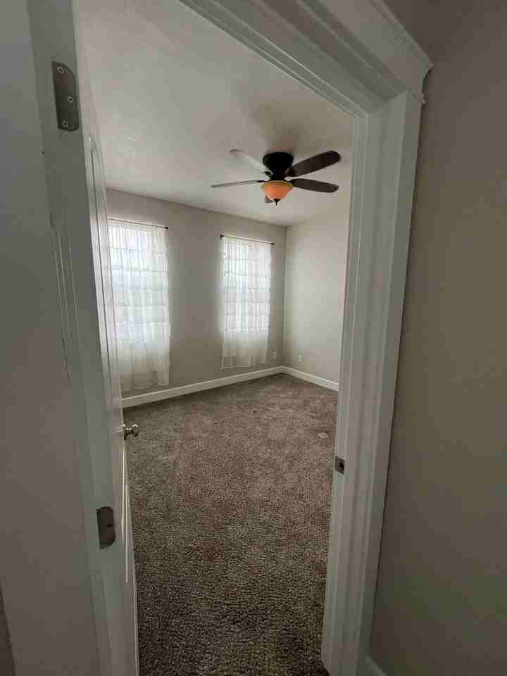 315 R St Sw - Photo 2 of 19