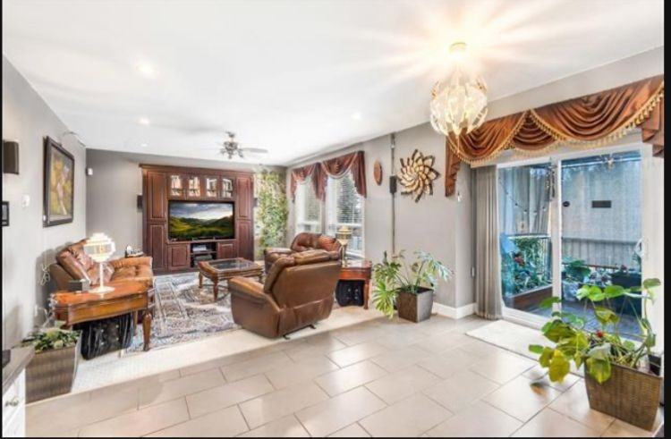 14086 68 Ave - Photo 5 of 11