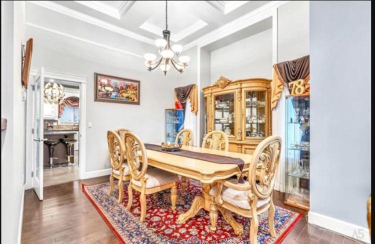 14086 68 Ave - Photo 3 of 11