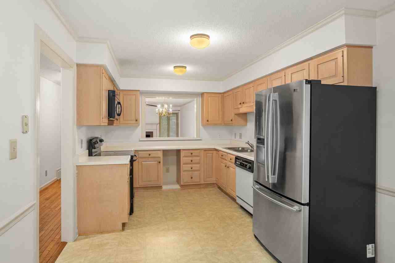 1114 Chipping Ct - Photo 2 of 15