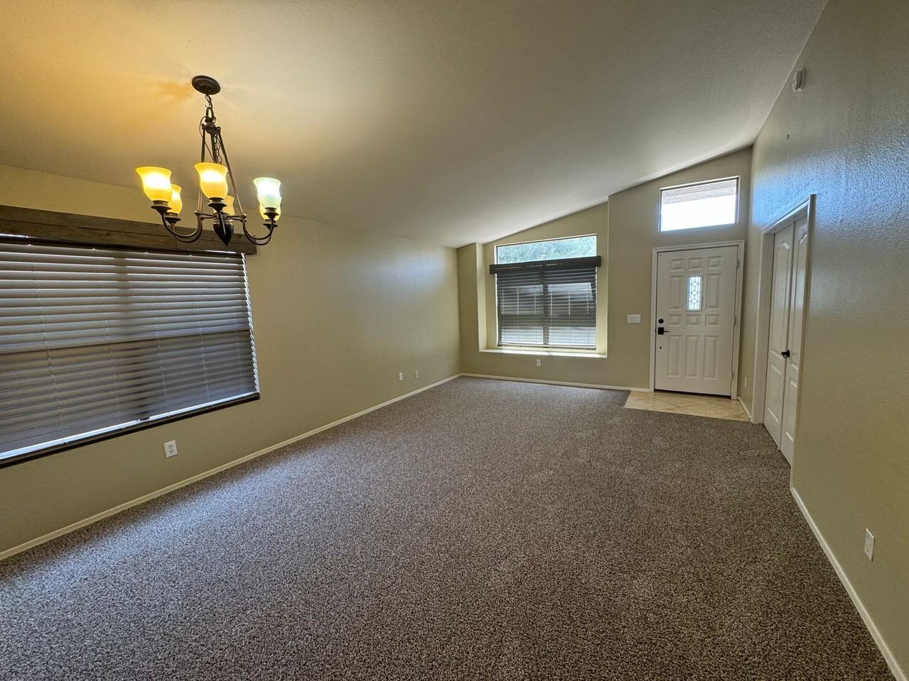 2322 E Willow Wick Rd - Photo 3 of 21