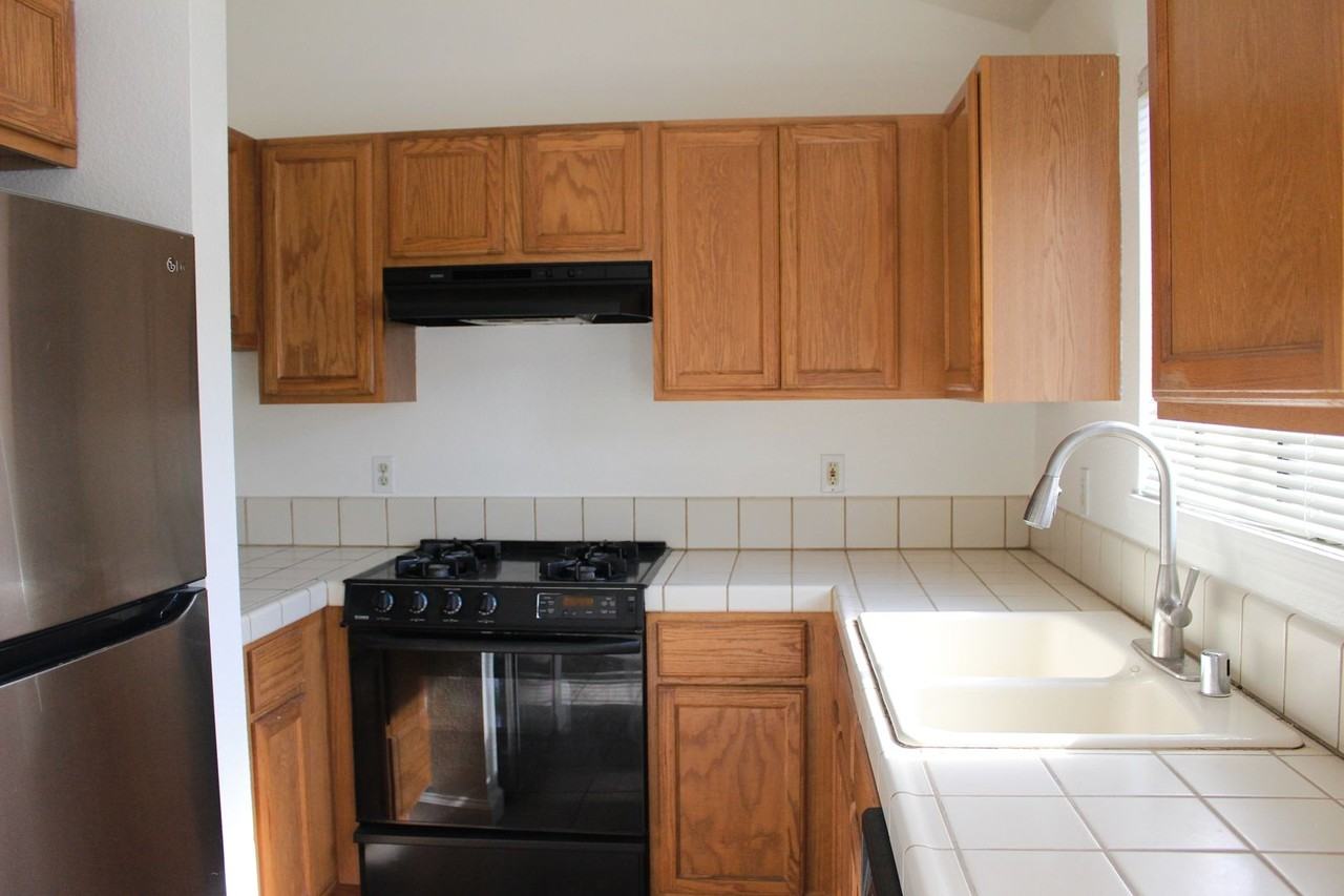 440 Sonoma Ave - Photo 7 of 18