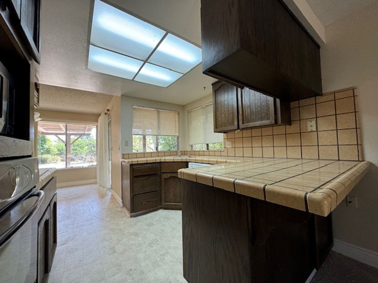 2790 Fountain Oaks Dr - Photo 4 of 18