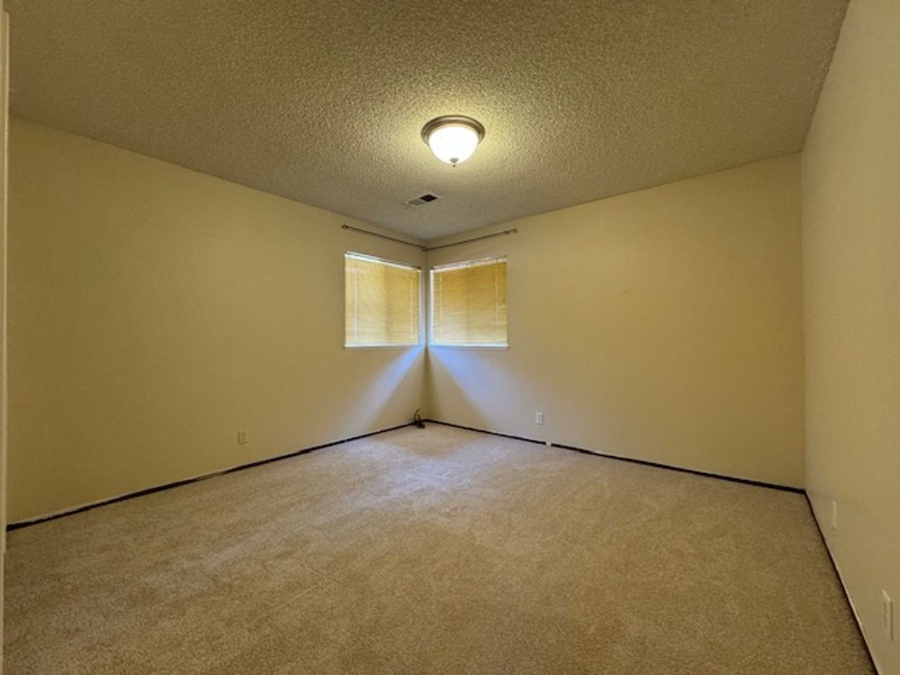 2790 Fountain Oaks Dr - Photo 7 of 18