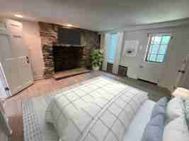 featured image of 4 E Germantown Pike #3