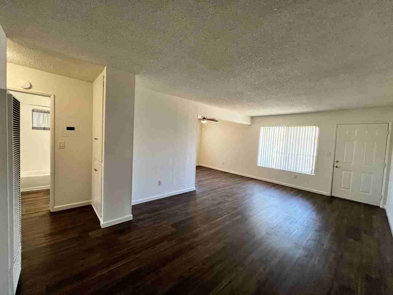 brookhurst15670 - Photo 3 of 15