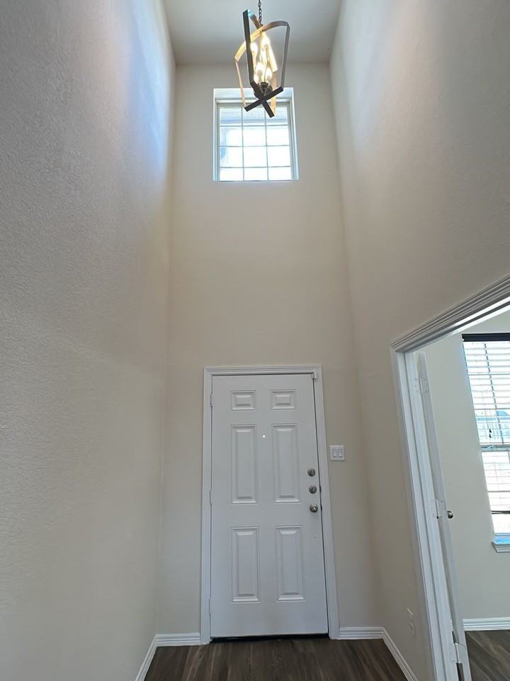 9931 Swindale Ridge Ln - Photo 2 of 30