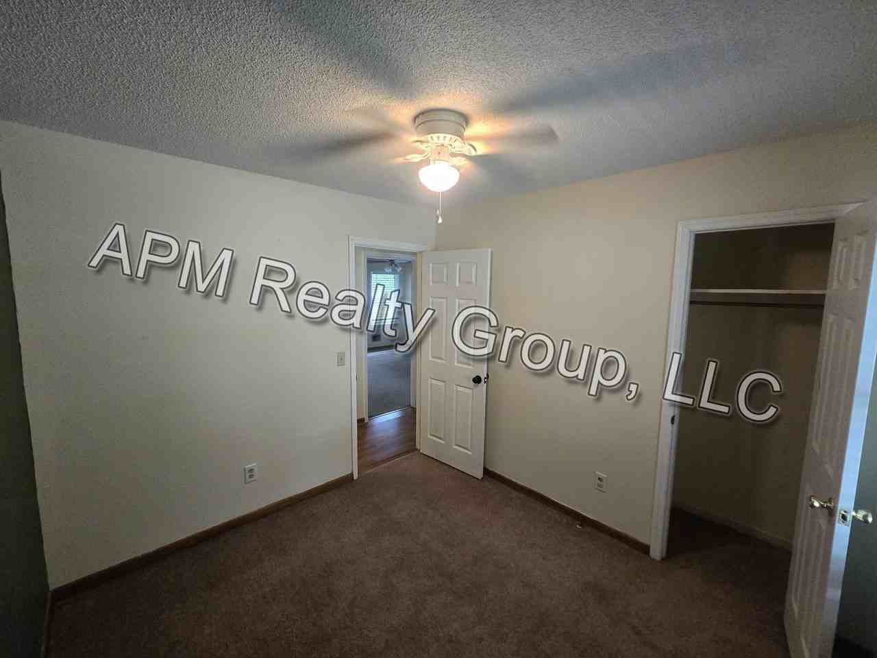 346 Mansfield Cir - Photo 2 of 14