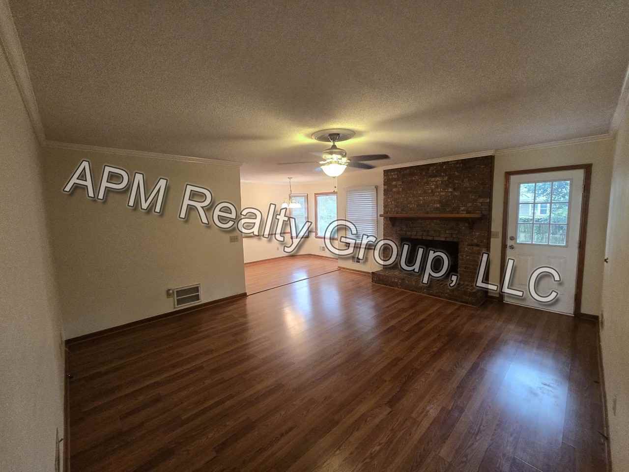 346 Mansfield Cir - Photo 4 of 14