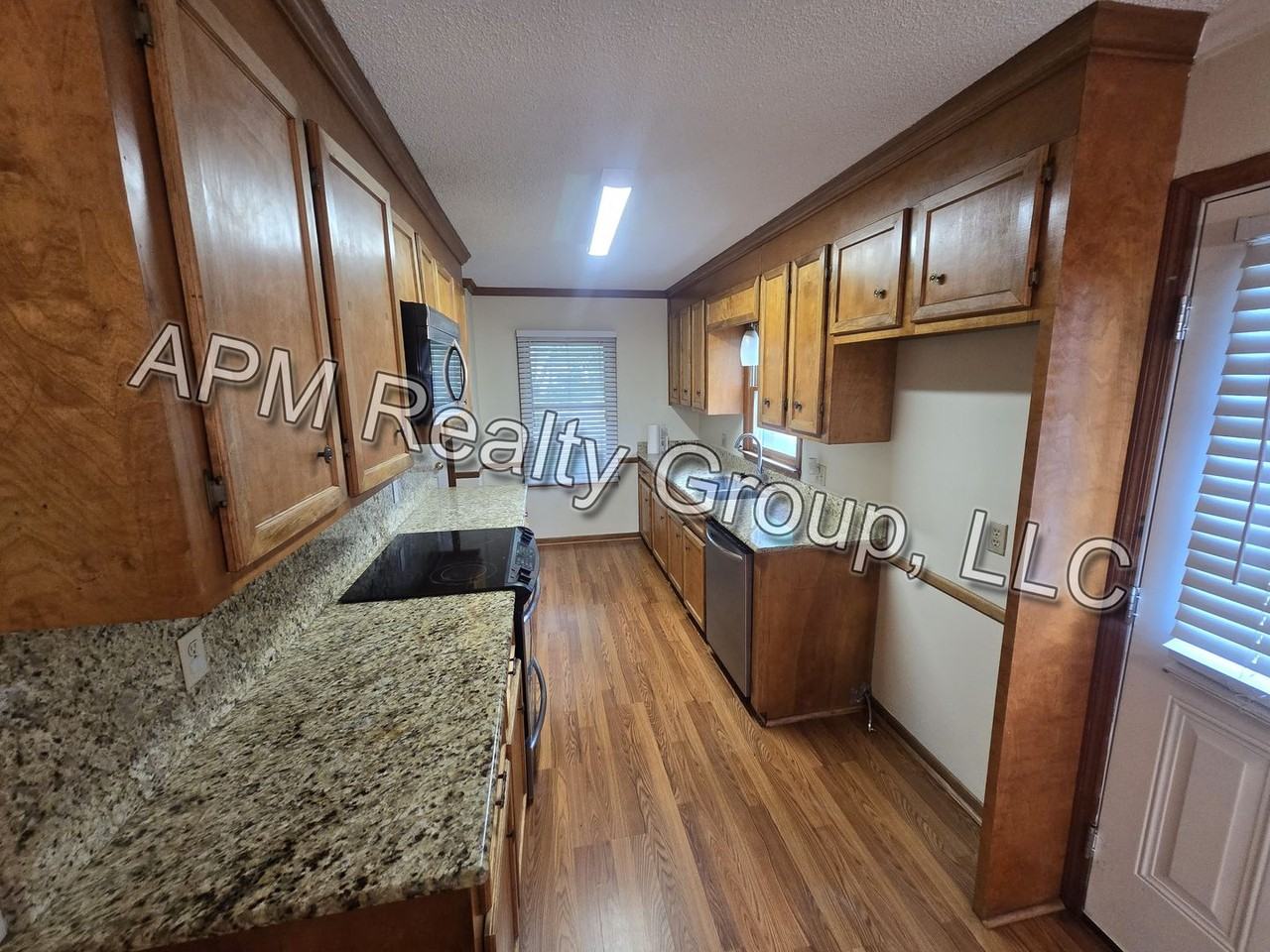 346 Mansfield Cir - Photo 6 of 14