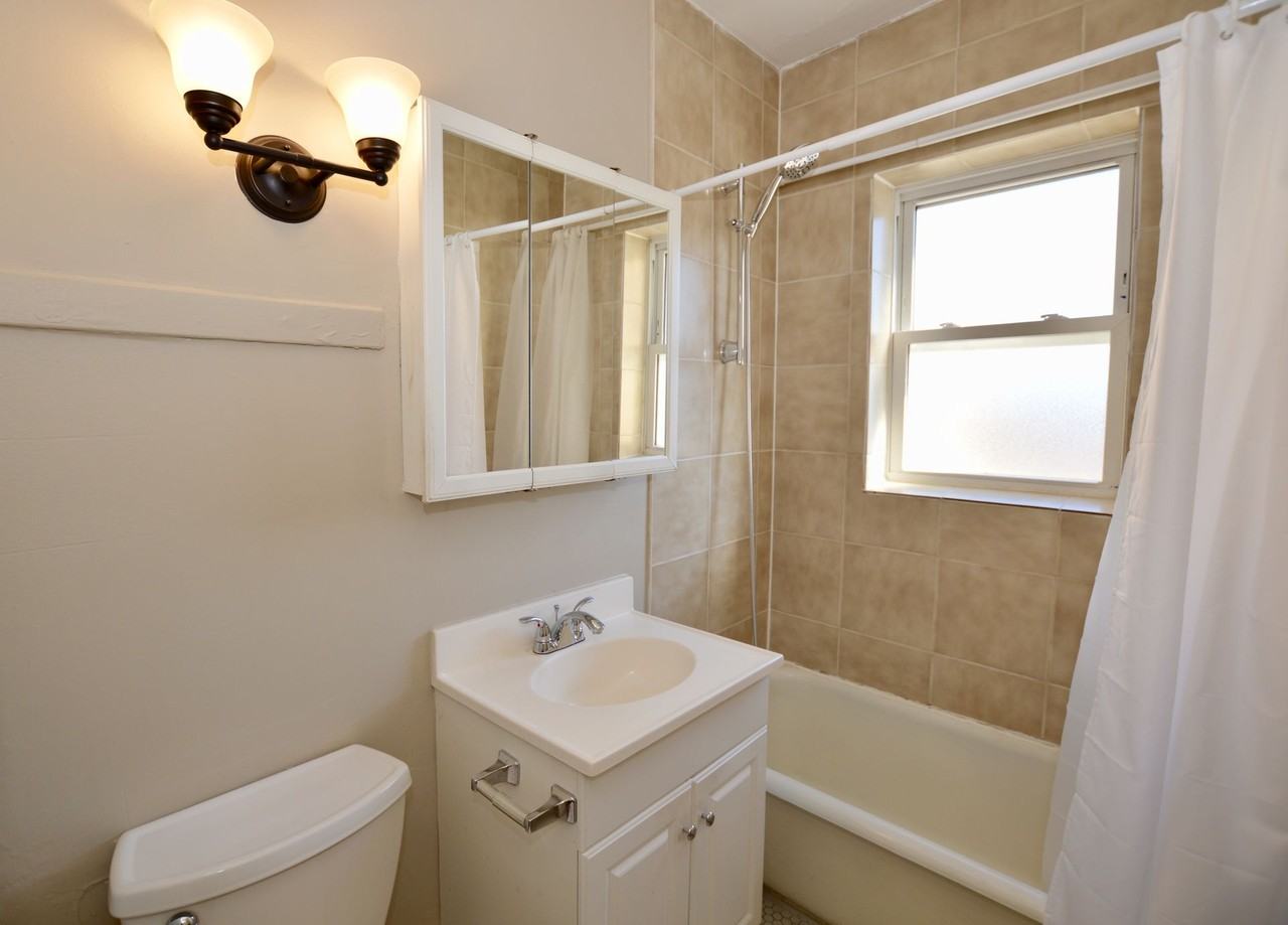 547 Spring Road & Montrose Avenue - Photo 4 of 13