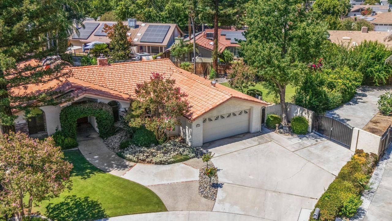 2901 Loveland Way - Photo 3 of 50