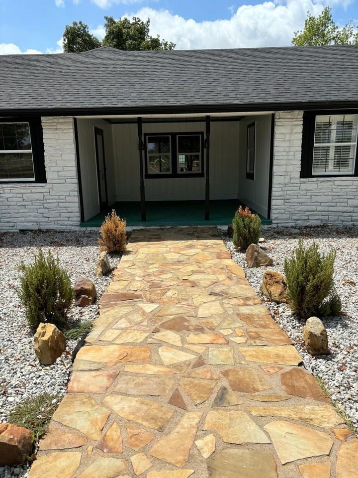 7608 Veal Station Road - Photo 7 of 32