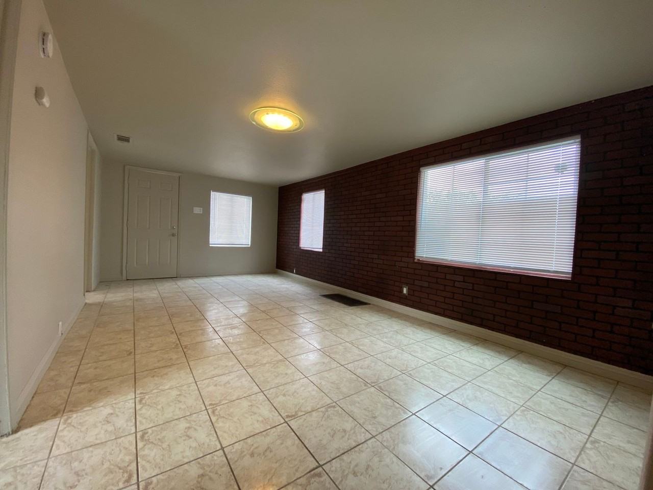 101 North St - Photo 2 of 13