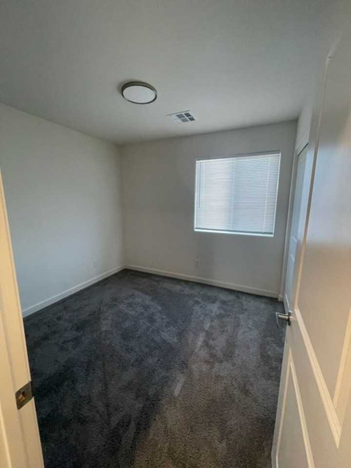 6290 Whippet Ave - Photo 3 of 21