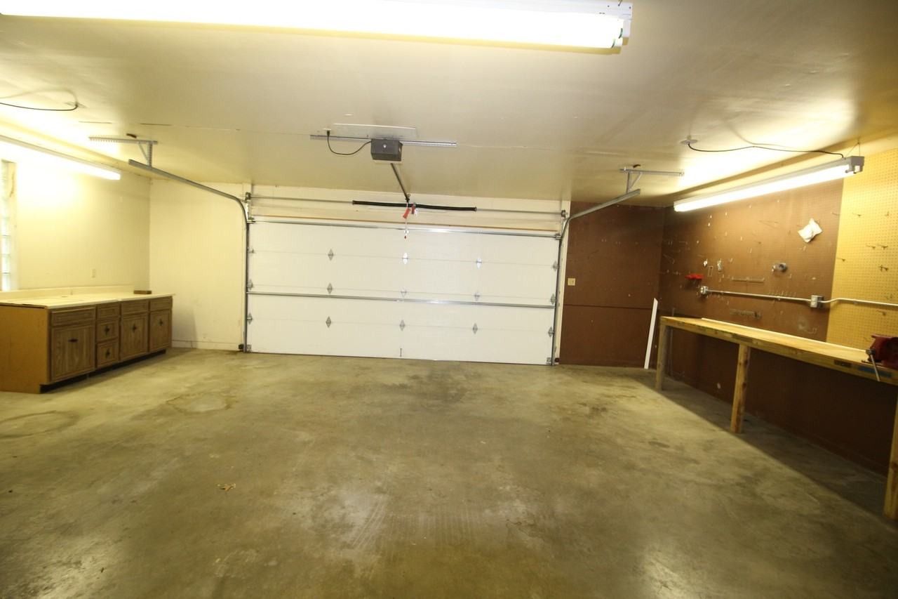 133 Youngridge Dr - Photo 2 of 16