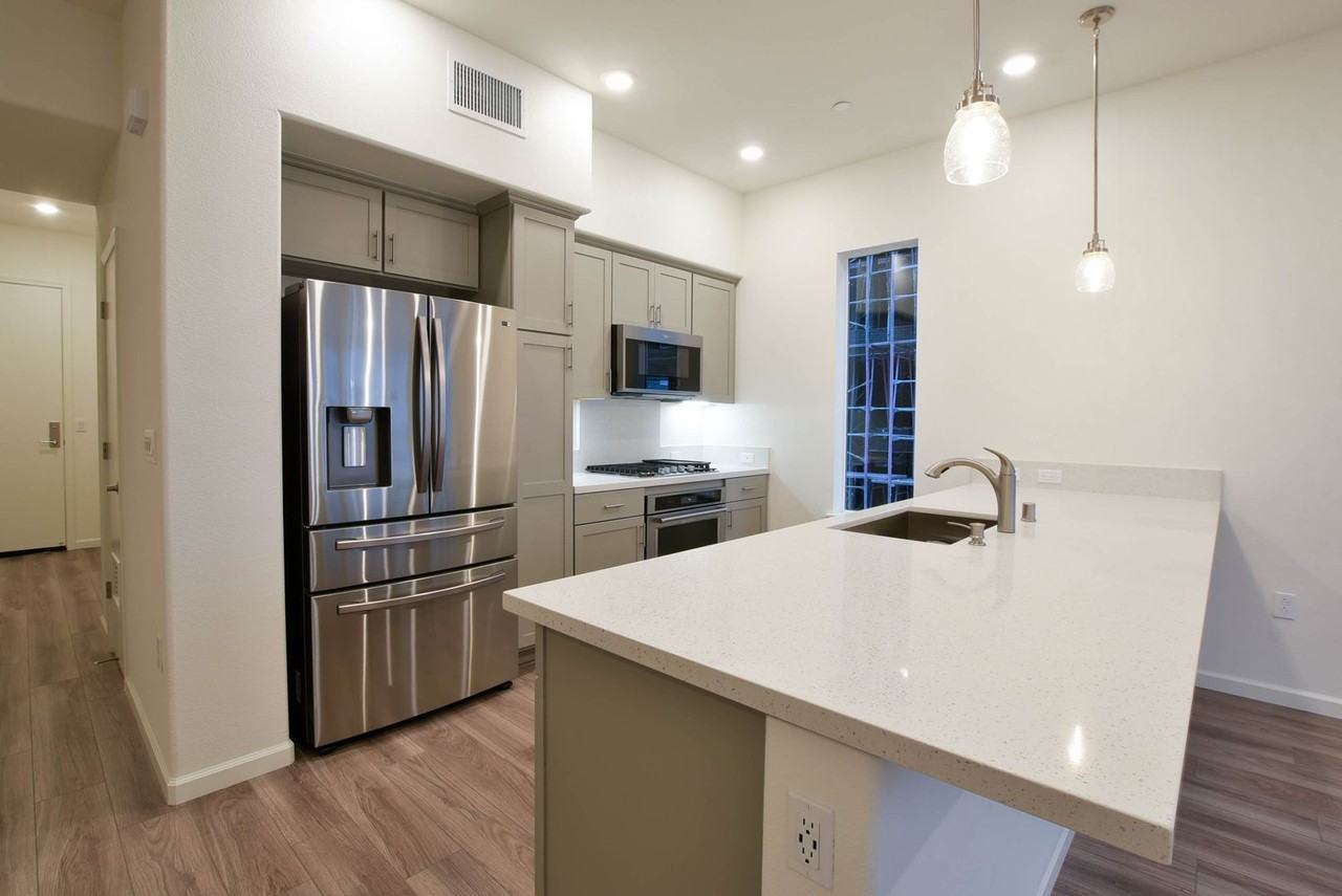 314 Llano De Los Robles Ave #8 - Photo 2 of 20