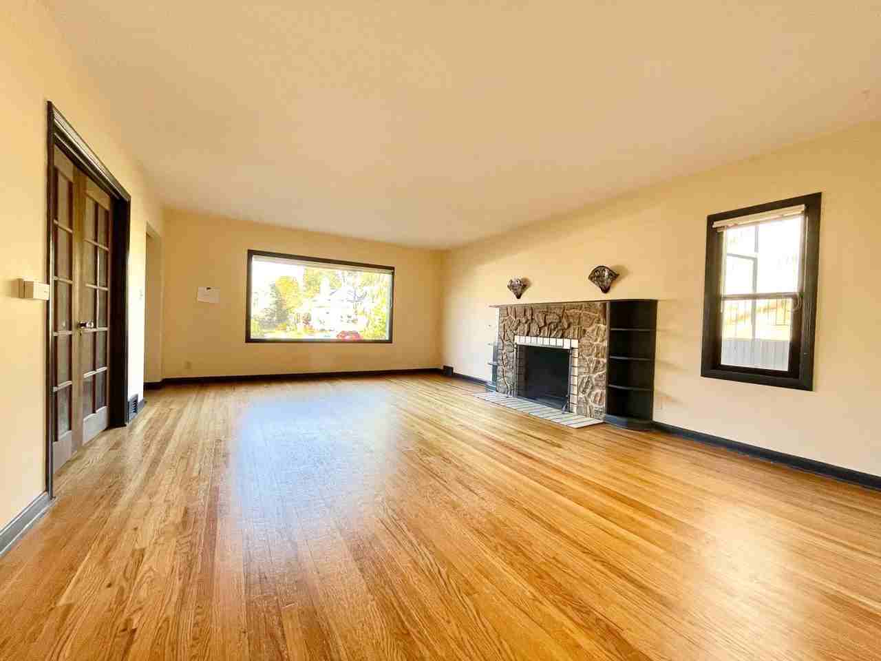 2831 Nw 70th St - Photo 2 of 28