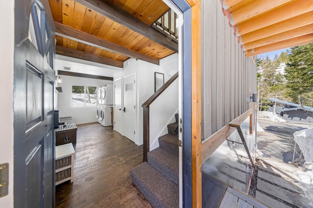 1325 Mineral Springs Trl - Photo 2 of 26