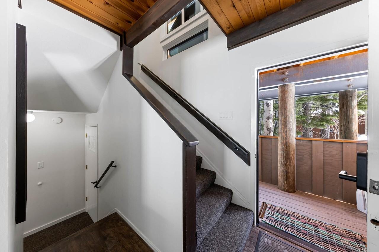 1325 Mineral Springs Trl - Photo 3 of 26