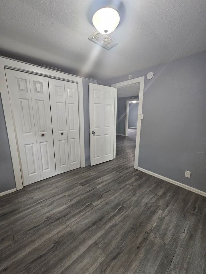 4341 11th St - Photo 6 of 14