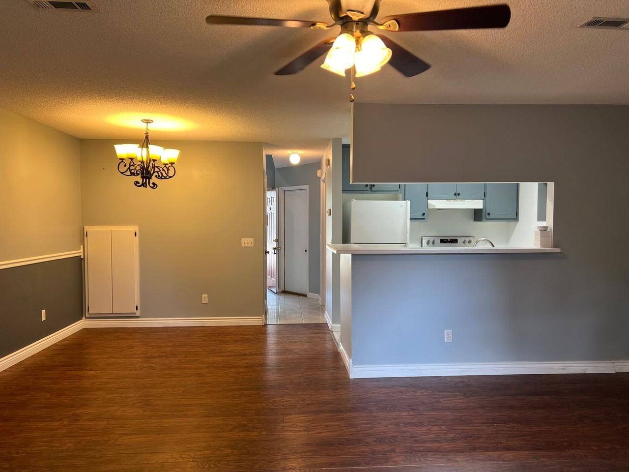 102 Commons Dr - Photo 2 of 13