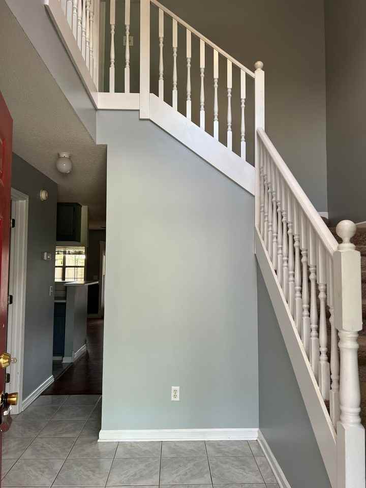 102 Commons Dr - Photo 4 of 13