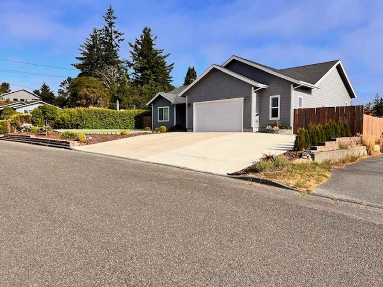 2150 Ohio Ave - Photo 2 of 39