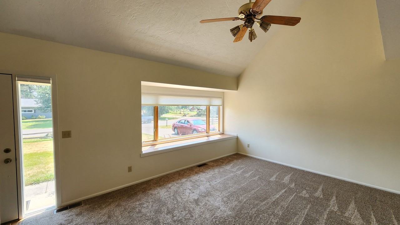 4850 Spurgin Rd - Photo 3 of 25