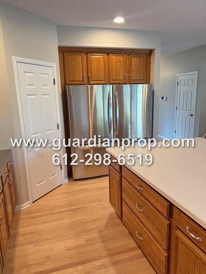 7303 Hidden Valley Ln S - Photo 7 of 29