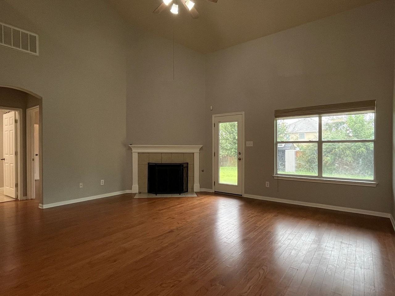 302 Rosedale Boulevard - Photo 3 of 28