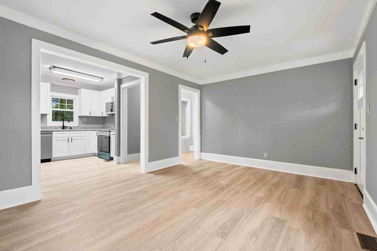 705 N Wilba Rd - Photo 4 of 20