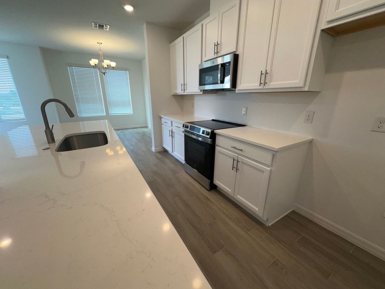 6541 Cyrils Dr - Photo 6 of 26