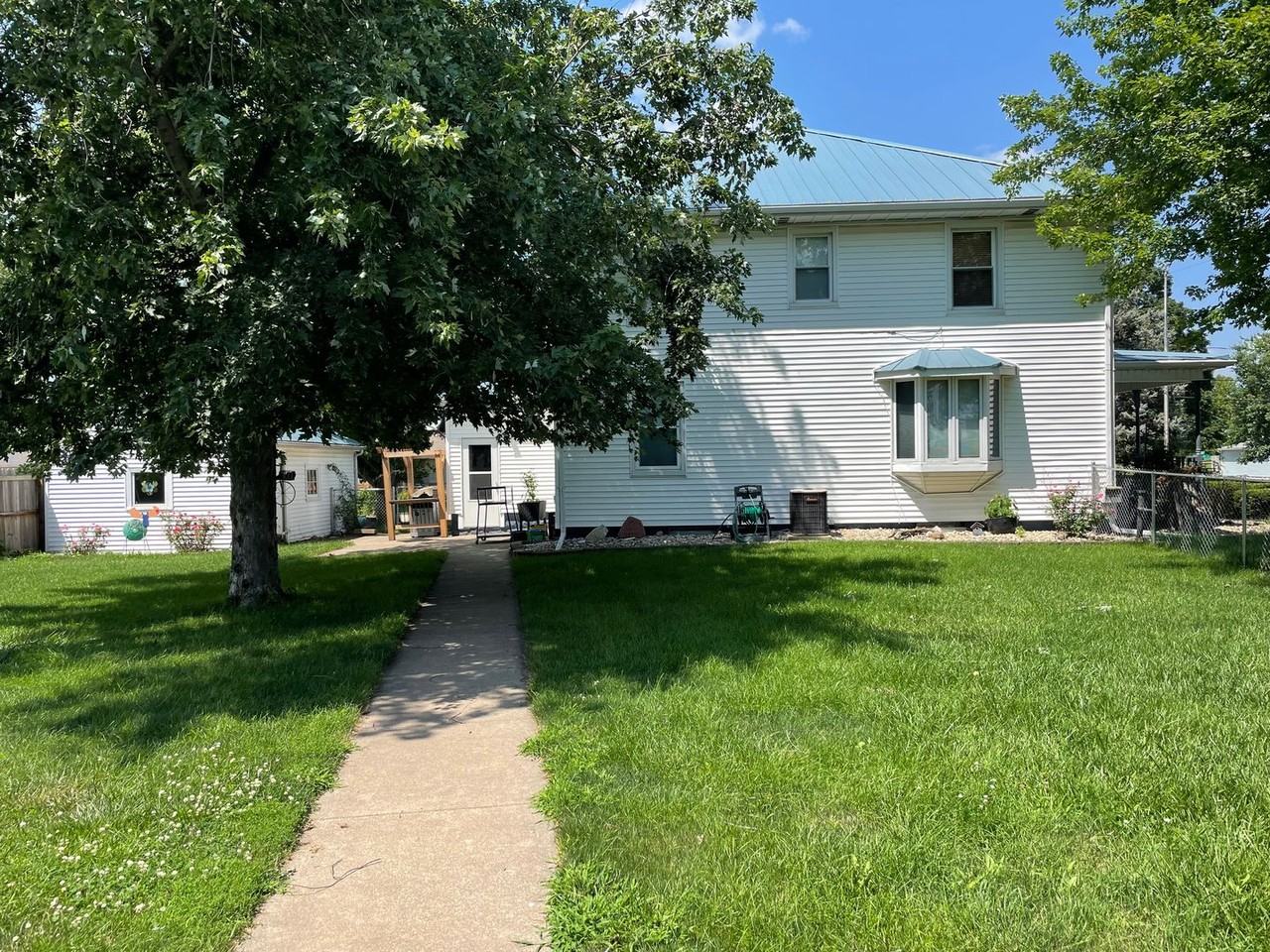 110 Harrison St - Photo 2 of 12