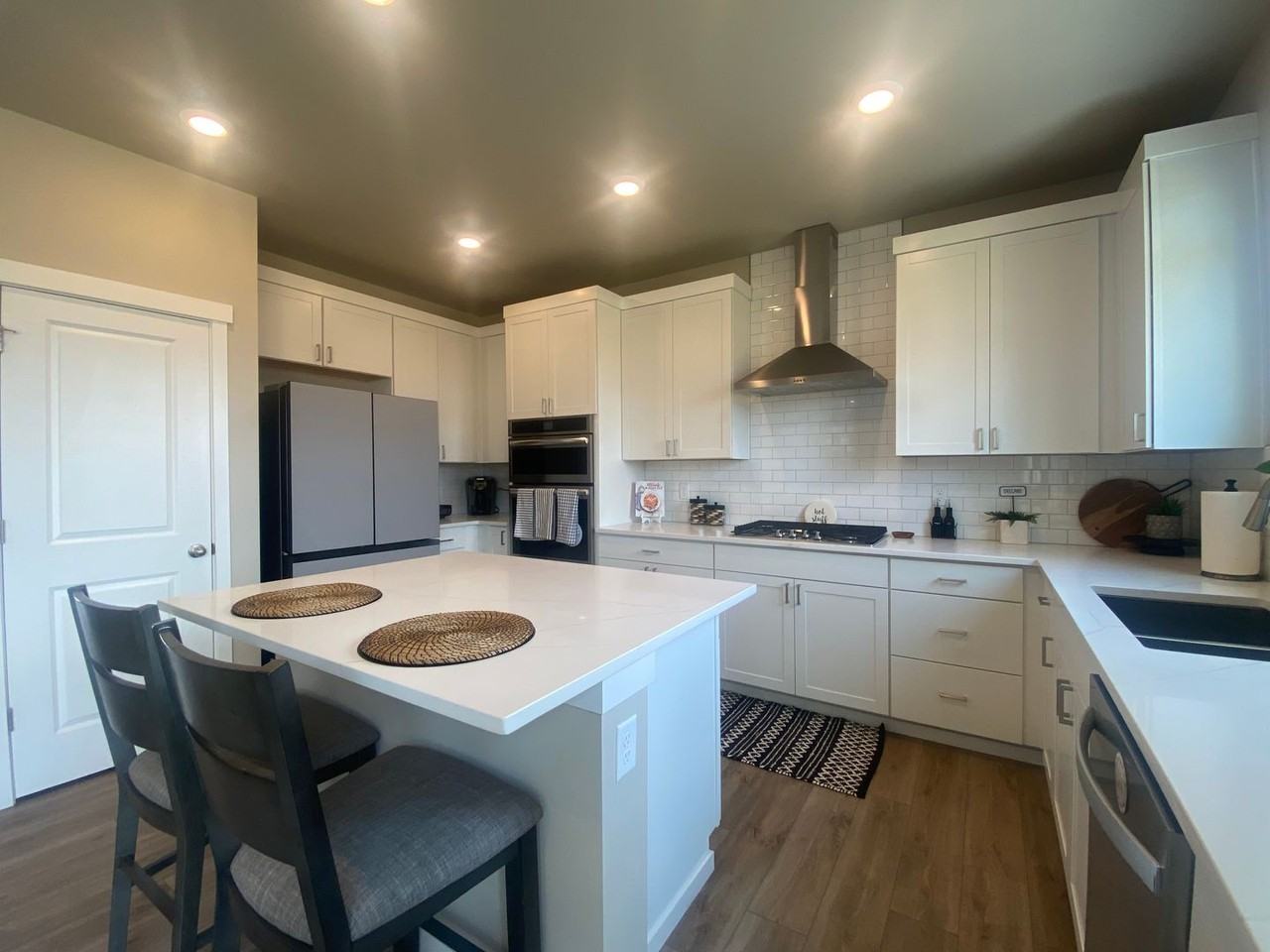 12616 177th Ave E - Photo 4 of 29