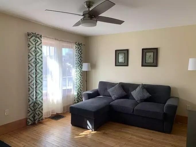 696 Carnegie Ave - Photo 3 of 14