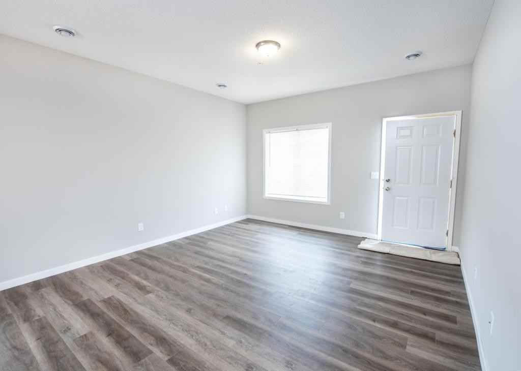 11553 37th Ave Se - Photo 3 of 15