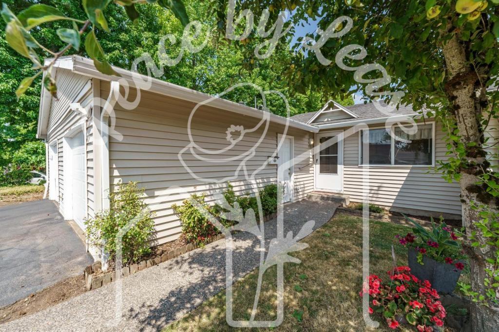 933 Ne Cochran Ave - Photo 2 of 29