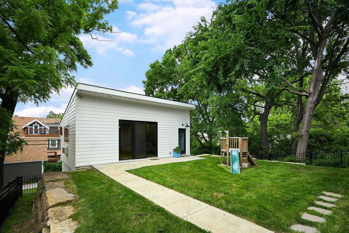 4130 Holmes St - Photo 3 of 25