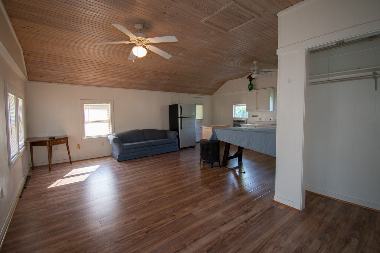 306 W Bryan St - Photo 4 of 21