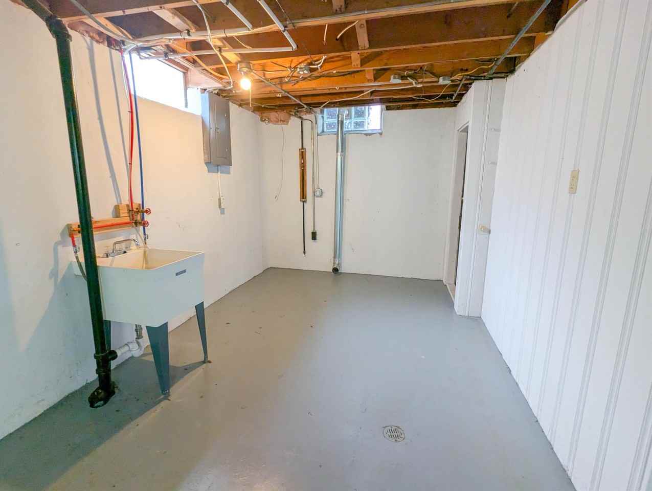 9191 Tecumseh - Photo 3 of 29