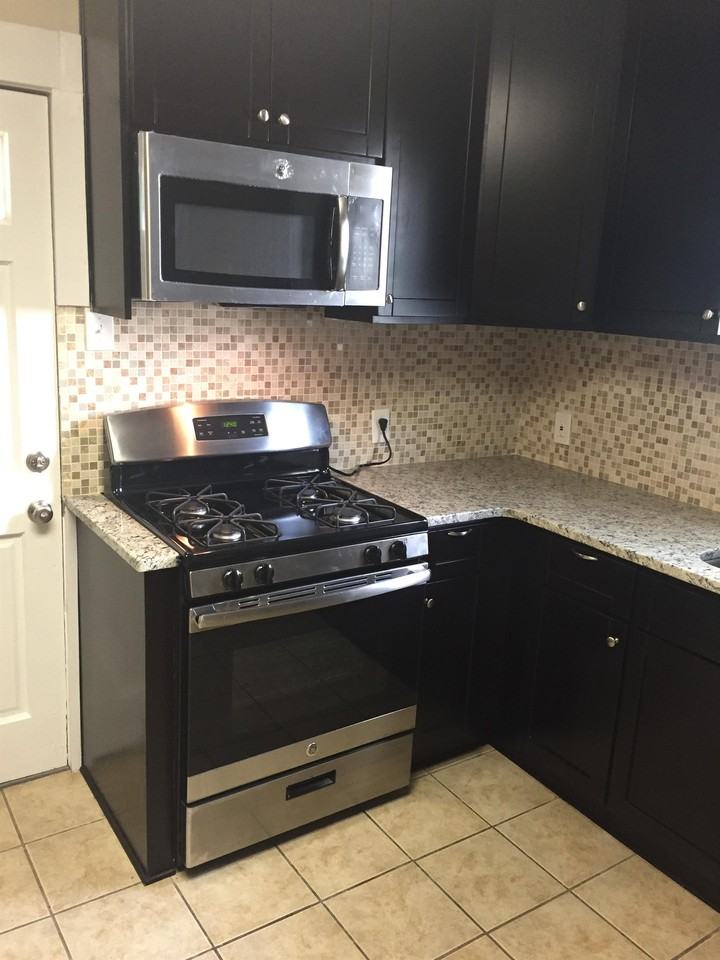 1517 Kennon St - Photo 3 of 17