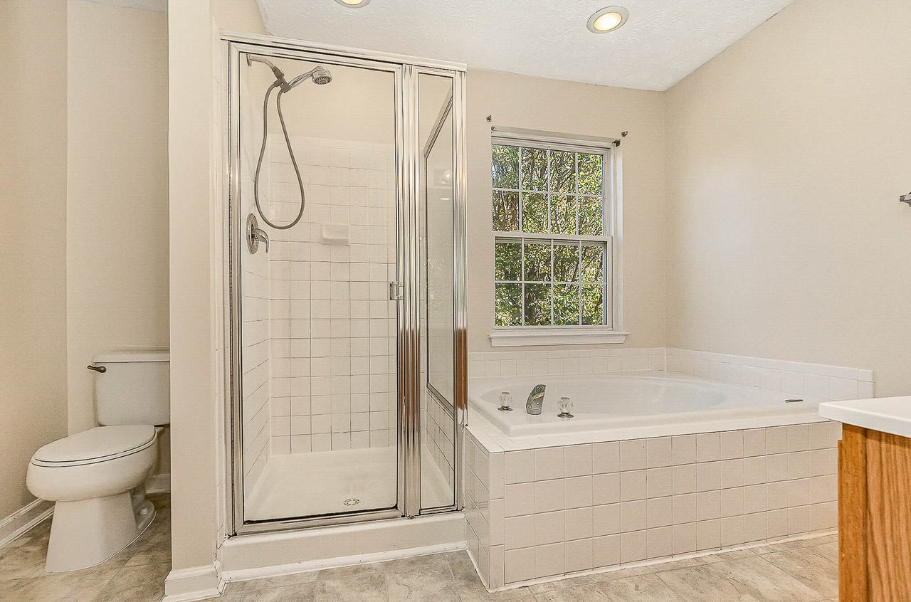 1035 Jeanett Way - Photo 3 of 10
